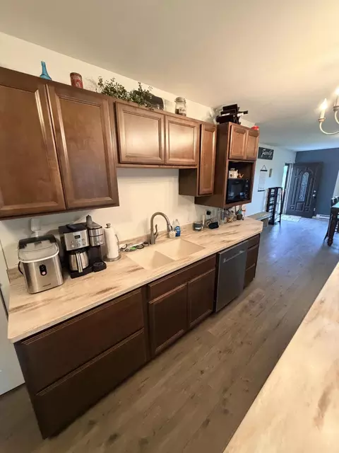 Kitchen - 5377 Beard Rd, Springfield, OH 45502 photo 6 of 8