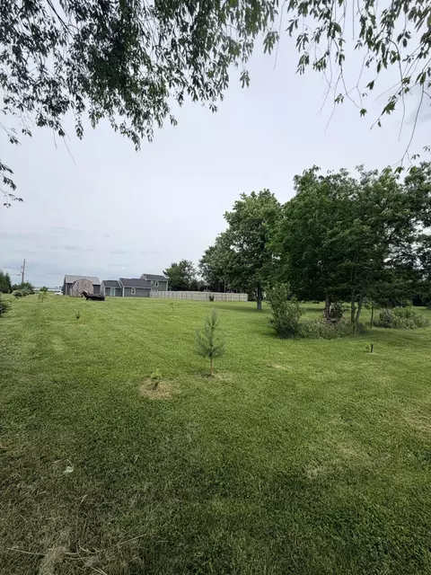 Exterior - 5377 Beard Rd, Springfield, OH 45502 photo 11 of 25