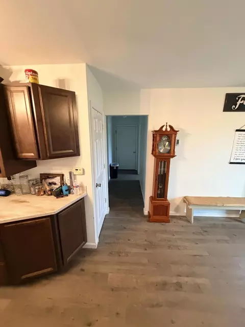 Entry Way - 5377 Beard Rd, Springfield, OH 45502 photo 2 of 4