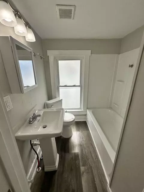 834 W North St, Springfield, OH 45504 photo 9