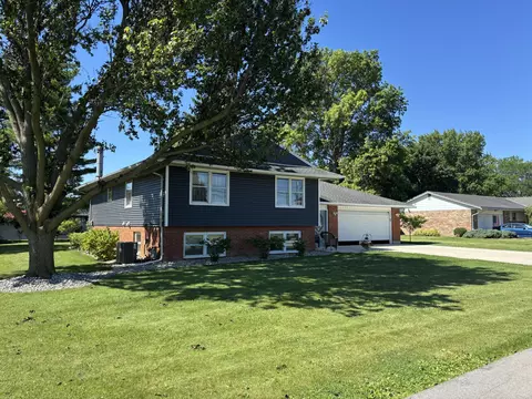 2912 Melody Dr, Celina, OH 45822 photo 2