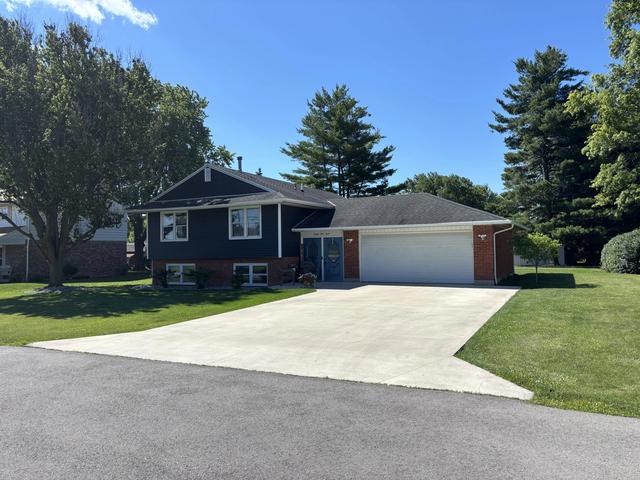 2912 Melody Dr, Celina, OH 45822