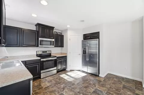 Kitchen - 196 Rapids Dr, Fairborn, OH 45324 photo 2 of 4