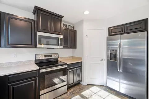 Kitchen - 196 Rapids Dr, Fairborn, OH 45324 photo 3 of 4