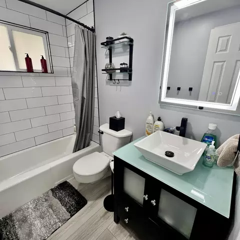Bath - 4253 Nevada Rd, Springfield, OH 45503 photo 1 of 2
