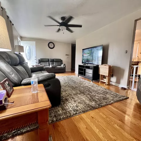 Living - 4253 Nevada Rd, Springfield, OH 45503 photo 1 of 1