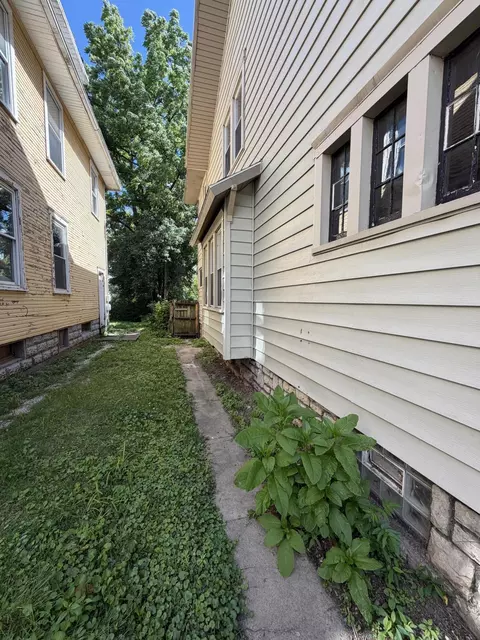 Exterior - 457-459 E Madison Ave, Springfield, OH 45503 photo 8 of 9