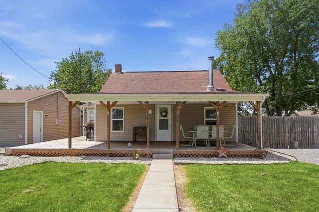 102 Wayne St, Waynesfield, OH 45896