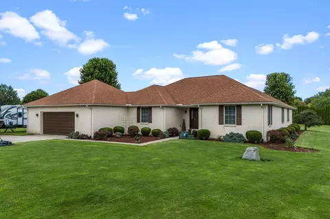 Exterior - 3984 Morningside Cir, Springfield, OH 45502 photo 2 of 7