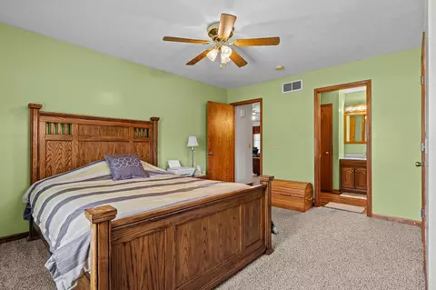 Bedroom - 3984 Morningside Cir, Springfield, OH 45502 photo 2 of 7