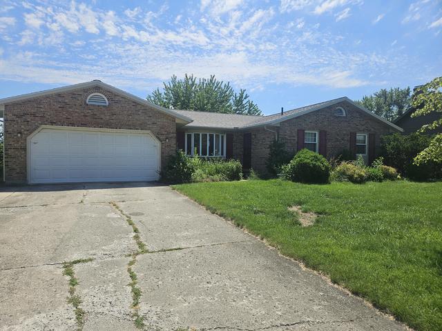 15736 Sunset Blvd, Wapakoneta, OH 45895