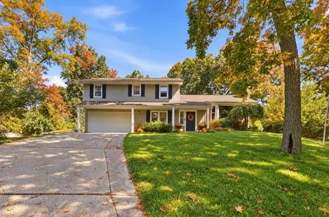 1918 Devon Dr, Springfield, OH 45503
