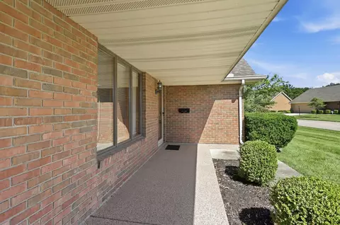 1703 Fox Ridge Dr, Springfield, OH 45503 photo 4