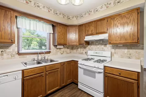 1703 Fox Ridge Dr, Springfield, OH 45503 photo 16