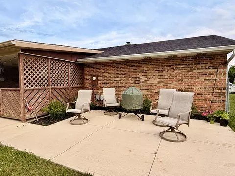 Exterior - 226 Gemini St, Sidney, OH 45365 photo 3 of 5