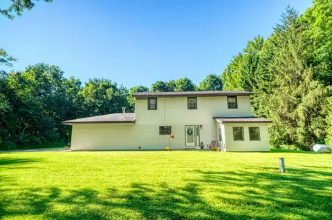 1725 Irvin Rd, Lima, OH 45807