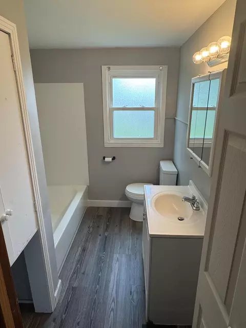 Bath - 1355 Emery Ave, Springfield, OH 45504 photo 1 of 1