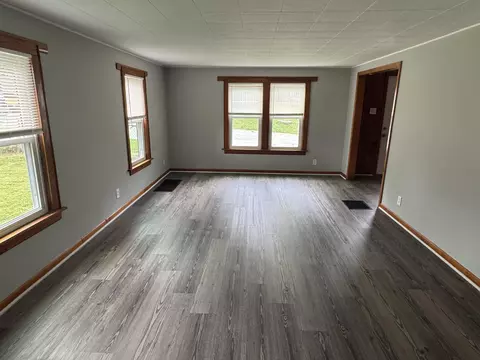 Living - 1355 Emery Ave, Springfield, OH 45504 photo 1 of 3