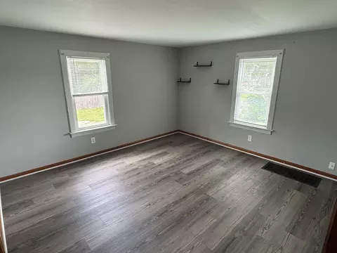 Living - 1355 Emery Ave, Springfield, OH 45504 photo 3 of 3