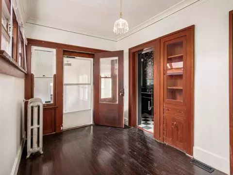 Entry Way - 226 E Cassilly St, Springfield, OH 45503 photo 1 of 8