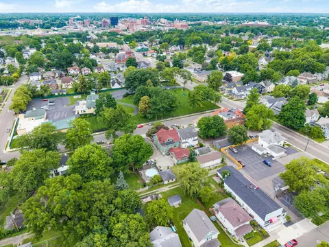View/Area - 226 E Cassilly St, Springfield, OH 45503 photo 3 of 8
