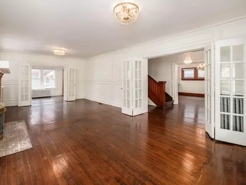 Living - 226 E Cassilly St, Springfield, OH 45503 photo 3 of 9