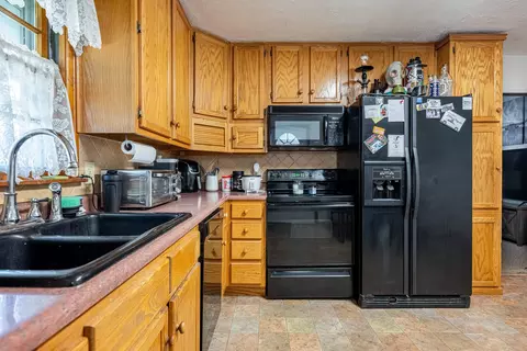 Kitchen - 1100 W North St, Springfield, OH 45504 photo 2 of 2