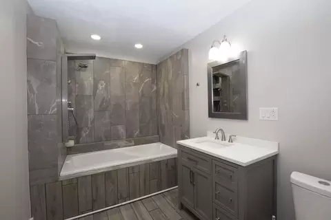 Bath - 201 E Miami St, De Graff, OH 43318 photo 1 of 7