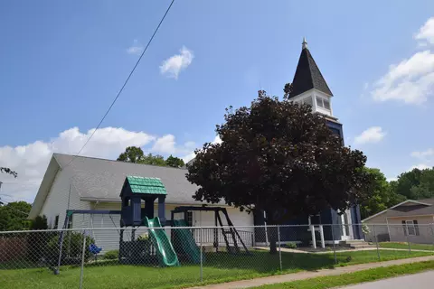 Exterior - 201 E Miami St, De Graff, OH 43318 photo 7 of 8