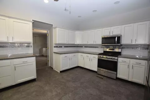 Kitchen - 201 E Miami St, De Graff, OH 43318 photo 4 of 7