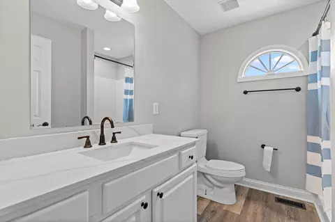 Bath - 3000 Clayton Ave, Springfield, OH 45502 photo 1 of 2