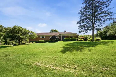 1858 Devon Dr, Springfield, OH 45503 photo 5