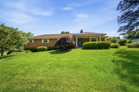 1858 Devon Dr, Springfield, OH 45503 photo 6