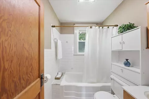 Bath - 2955 Mechanicsburg Rd, Springfield, OH 45503 photo 2 of 2