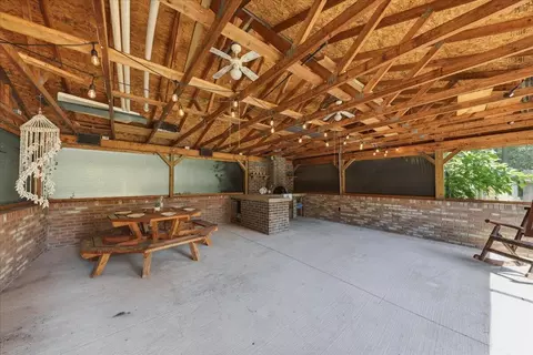 Exterior - 2955 Mechanicsburg Rd, Springfield, OH 45503 photo 9 of 17