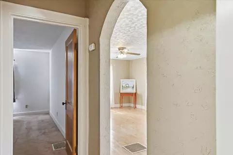 Entry Way - 2955 Mechanicsburg Rd, Springfield, OH 45503 photo 1 of 2
