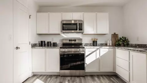 Kitchen - 3932 Bergman Blvd, Springfield, OH 45505 photo 3 of 4