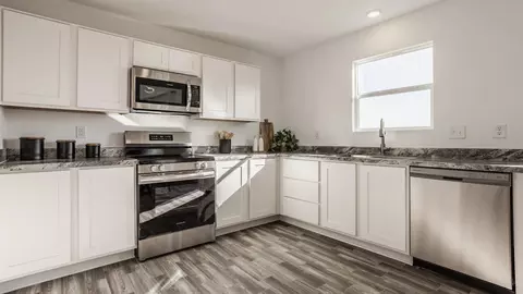 Kitchen - 3932 Bergman Blvd, Springfield, OH 45505 photo 2 of 4