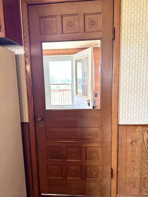 Entry Way - 9910 Eichar Rd, Celina, OH 45822 photo 4 of 9