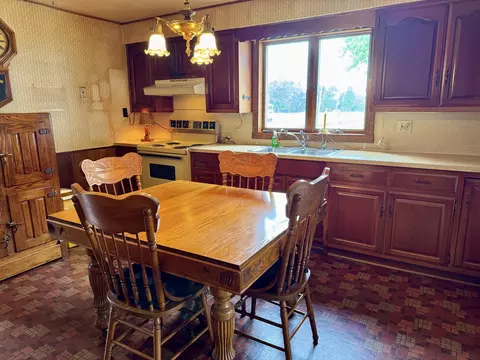 Kitchen - 9910 Eichar Rd, Celina, OH 45822 photo 2 of 4