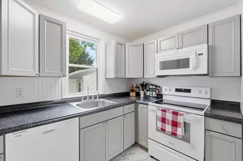 Kitchen - 18 Fair Ave, Medway, OH 45341 photo 3 of 4