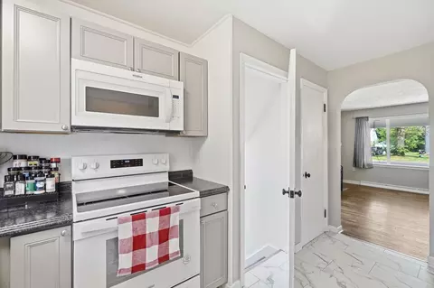 Kitchen - 18 Fair Ave, Medway, OH 45341 photo 4 of 4