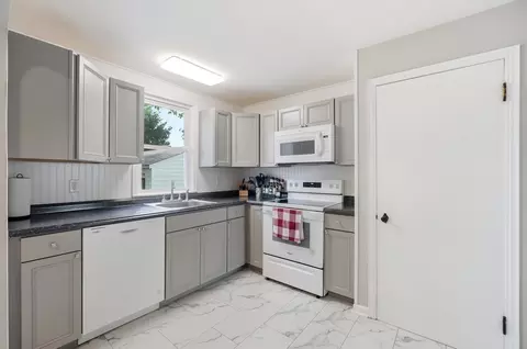 Kitchen - 18 Fair Ave, Medway, OH 45341 photo 2 of 4