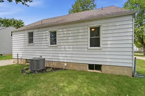 Exterior - 18 Fair Ave, Medway, OH 45341 photo 6 of 10