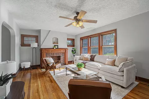 Living - 601 N Light St, Springfield, OH 45504 photo 1 of 6