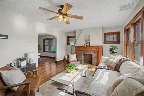 Living - 601 N Light St, Springfield, OH 45504 photo 2 of 6