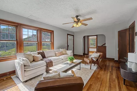 Living - 601 N Light St, Springfield, OH 45504 photo 4 of 6