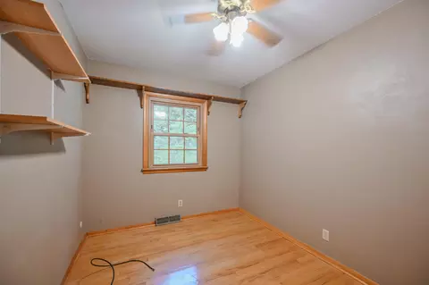 Bedroom - 224 Meadow Ln, Springfield, OH 45505 photo 8 of 8