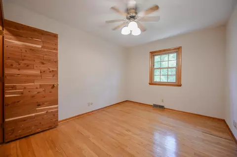Bedroom - 224 Meadow Ln, Springfield, OH 45505 photo 6 of 8