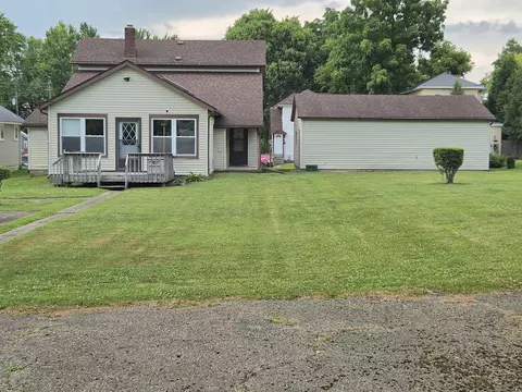 Exterior - 1909 W Washington St, Springfield, OH 45506 photo 3 of 4